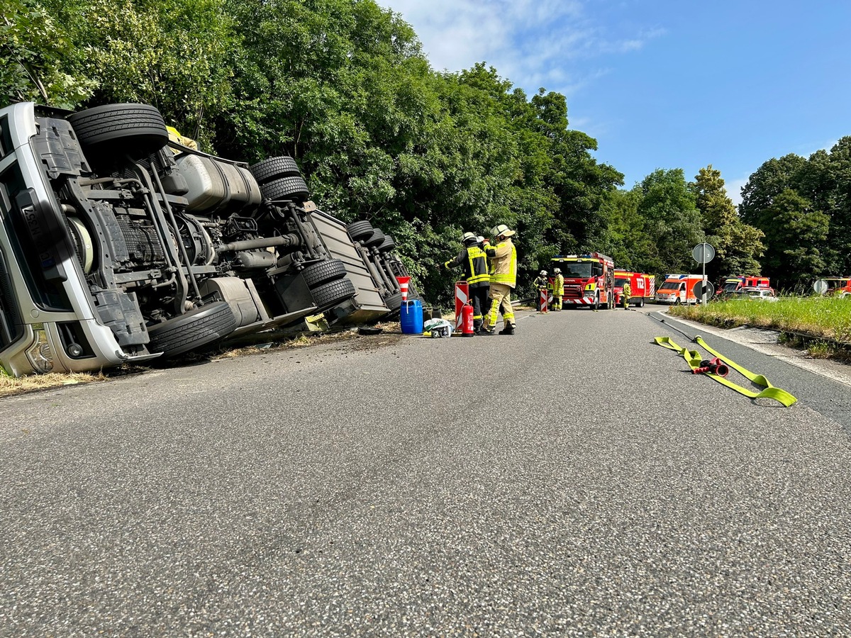 FW-GLA: LKW-Unfall mit einer verletzten Person