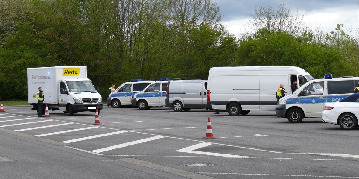 BPOL NRW: Bundespolizei zieht erste Bilanz
Grenzüberschreitende Fahndungstage
Schwerpunkteinsatz im deutsch-belgischen Grenzraum