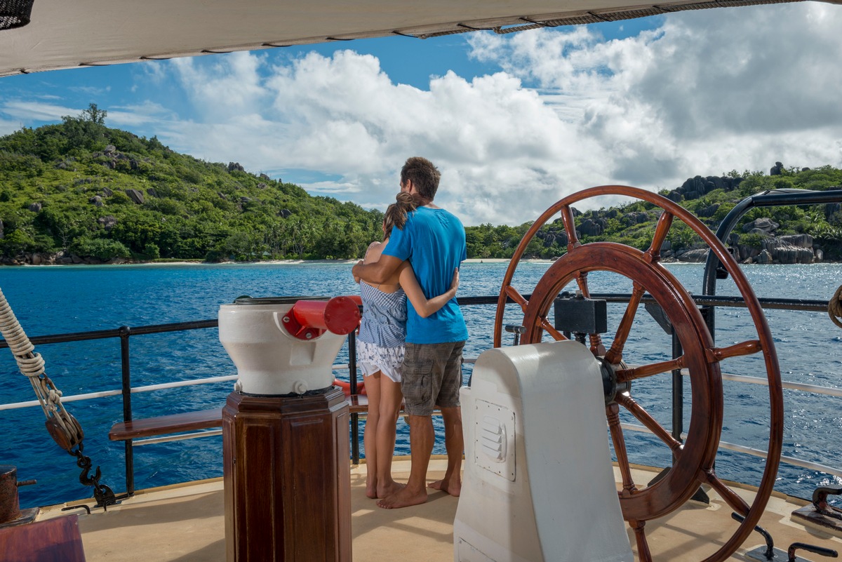 Kreuzfahrt: Hochzeiten vor der Insel nach Wahl / Neu: Inselkulisse nach Wunsch - Hochzeitspaar wählt auf den Seychellen den Ort der Hochzeitszeremonie selbst aus