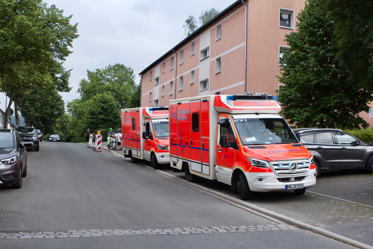 FW-MK: Verkehrsunfall und Gasaustritt