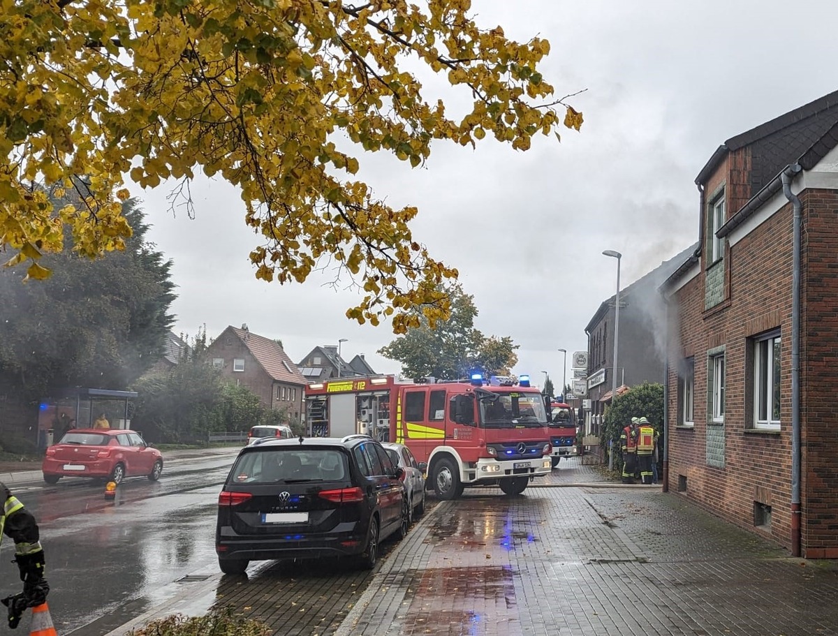 FW-WRN: FEUER_3 - LZ3 - LZ1 - Küchenbrand