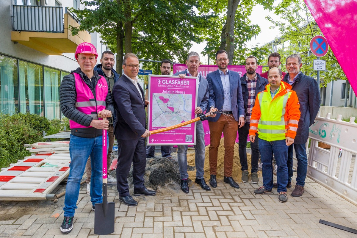 Telekom startet Glasfaserausbau in Neuss