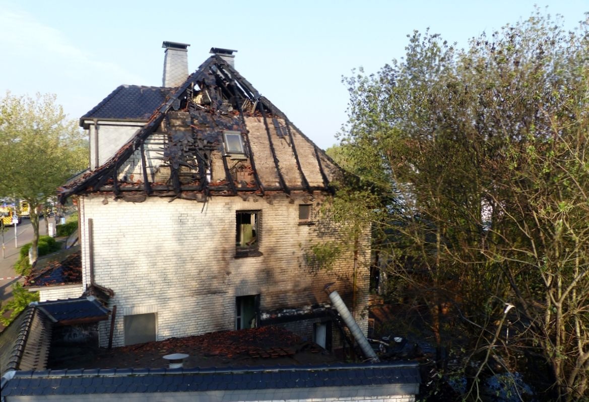 POL-MI: Haus nach Brand unbewohnbar.