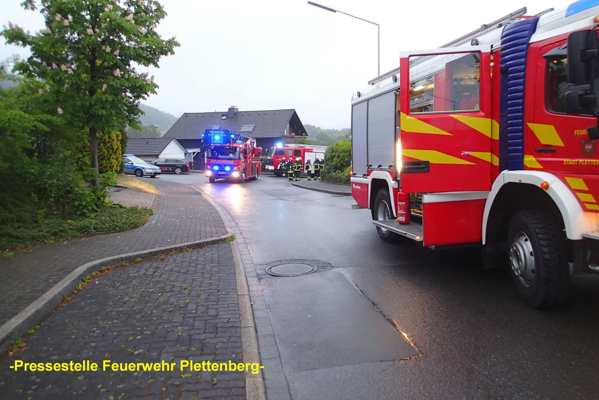 FW-PL: OT- Holthausen. Kellerbrand mit glimpflichem Ausgang für die Bewohner.