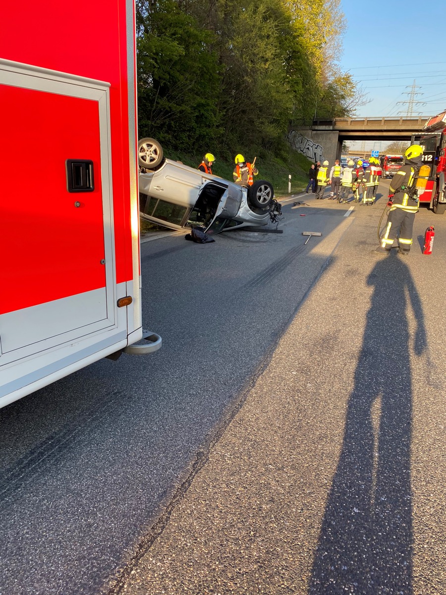 FW-OB: Einsatzreicher Abend für die Feuerwehr Oberhausen