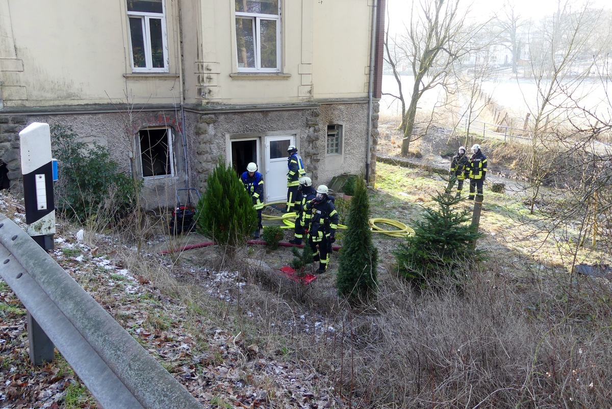 FW-DT: Zimmerbrand mit vermisster Person