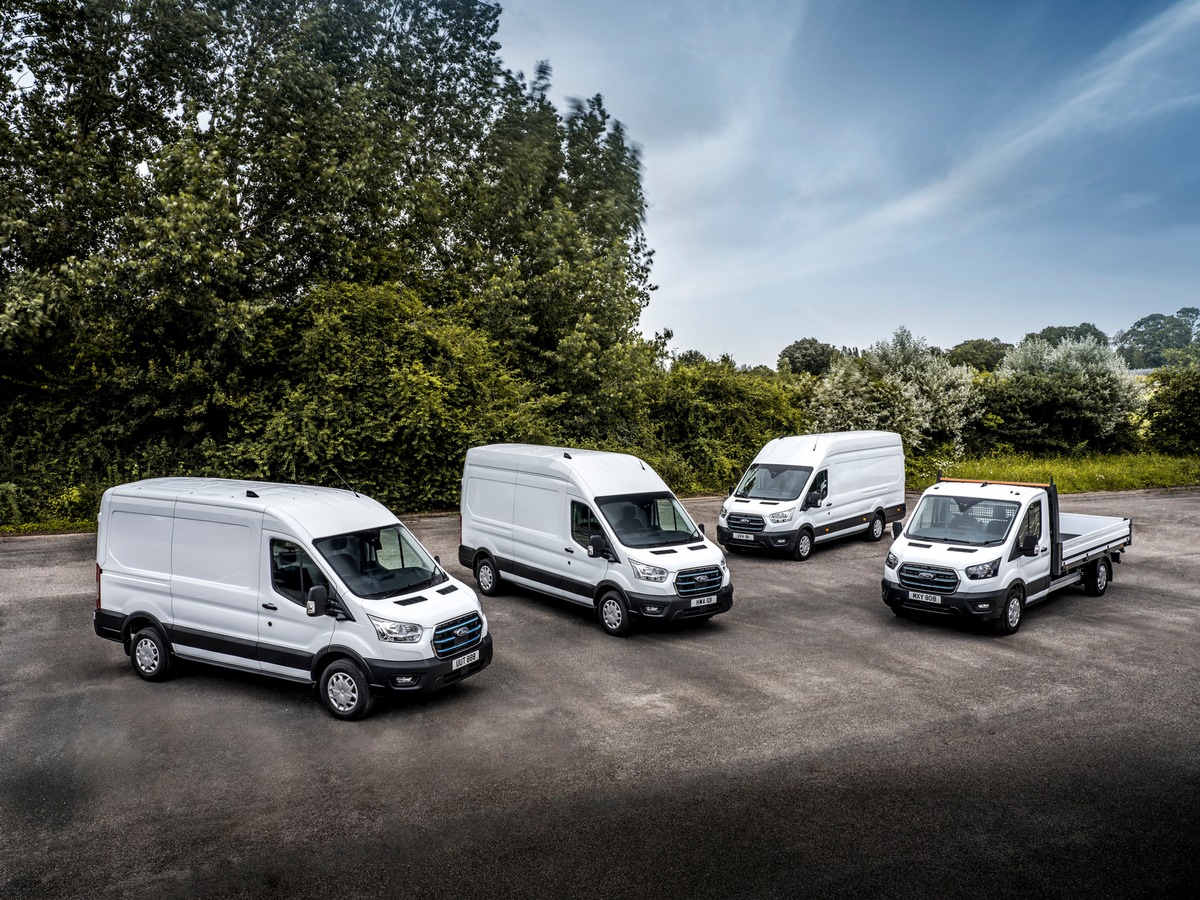 Ford Pro läutet eine neue Nutzfahrzeug-Ära ein: Der rein elektrische E-Transit feiert seinen Verkaufsstart