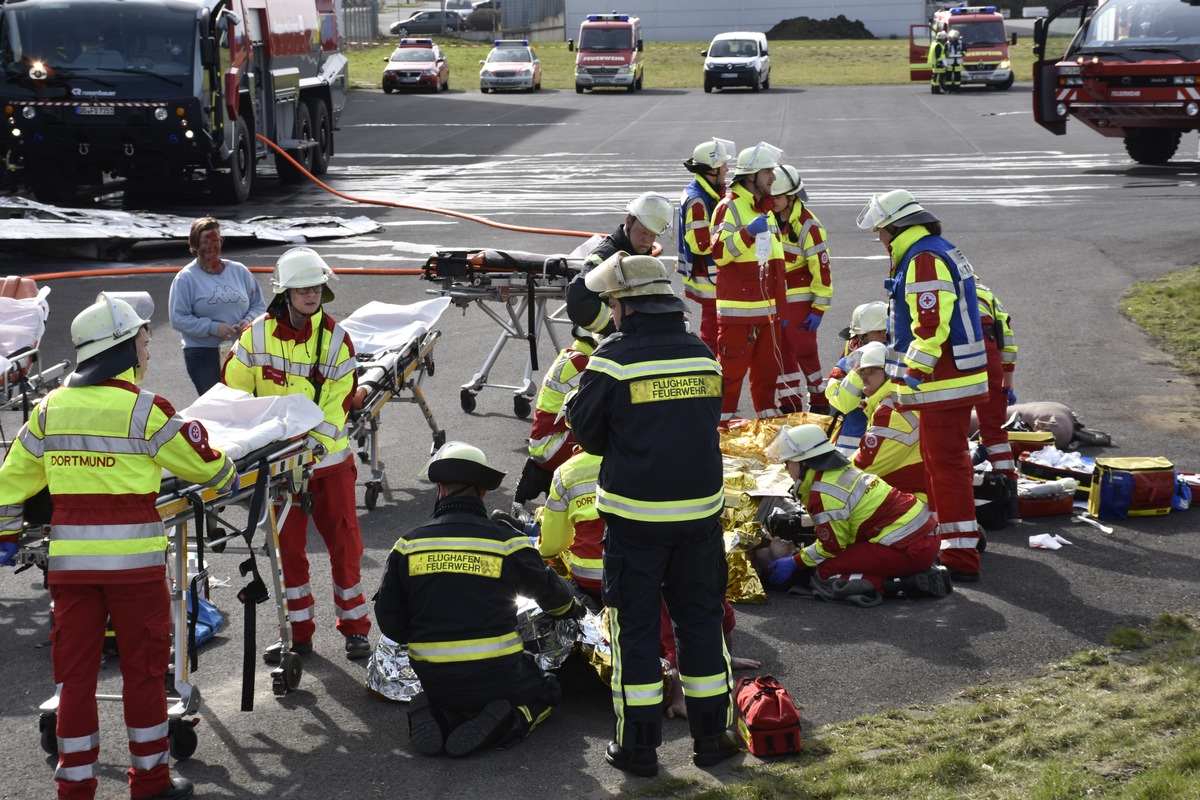 FW-DO: 13.03.2017 Flugunfallübung &quot;Phönix&quot;
Flughafenfeuerwehr probt den Ernstfall