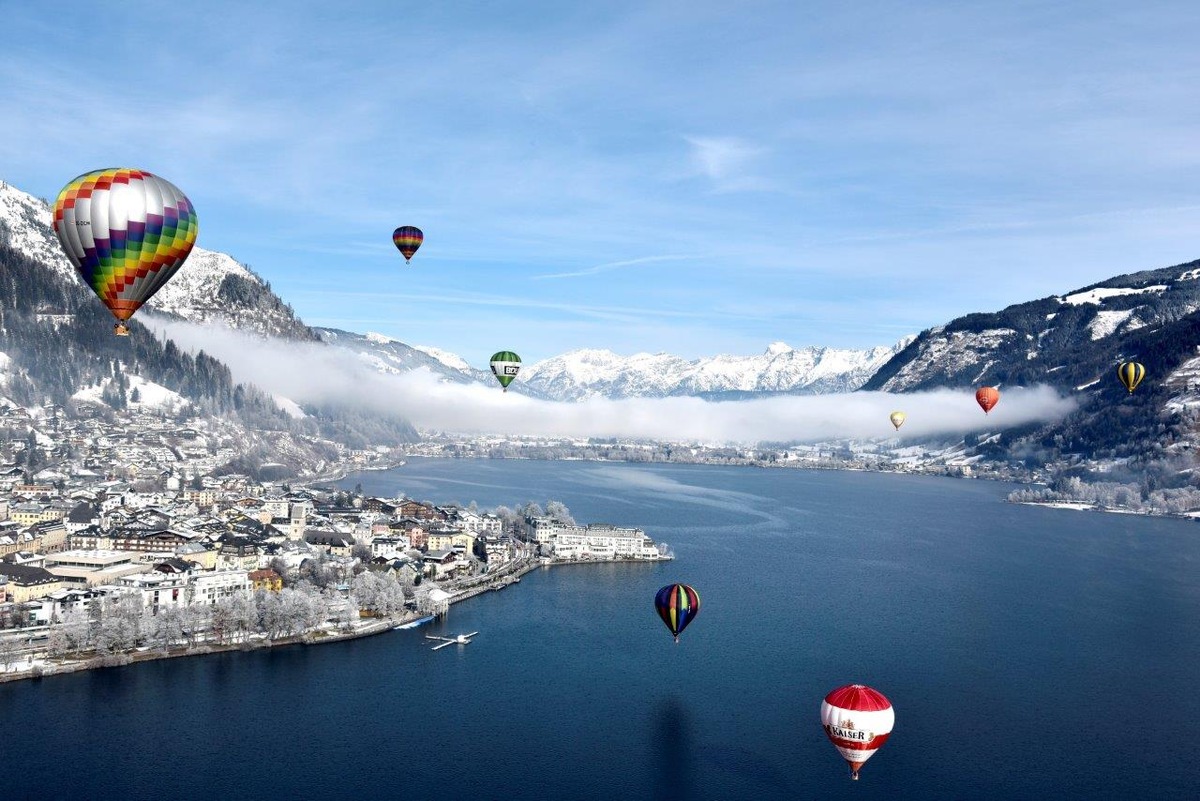 Über weiße Landschaften schweben: Österreichs internationale Ballonwoche in Zell am See-Kaprun - BILD