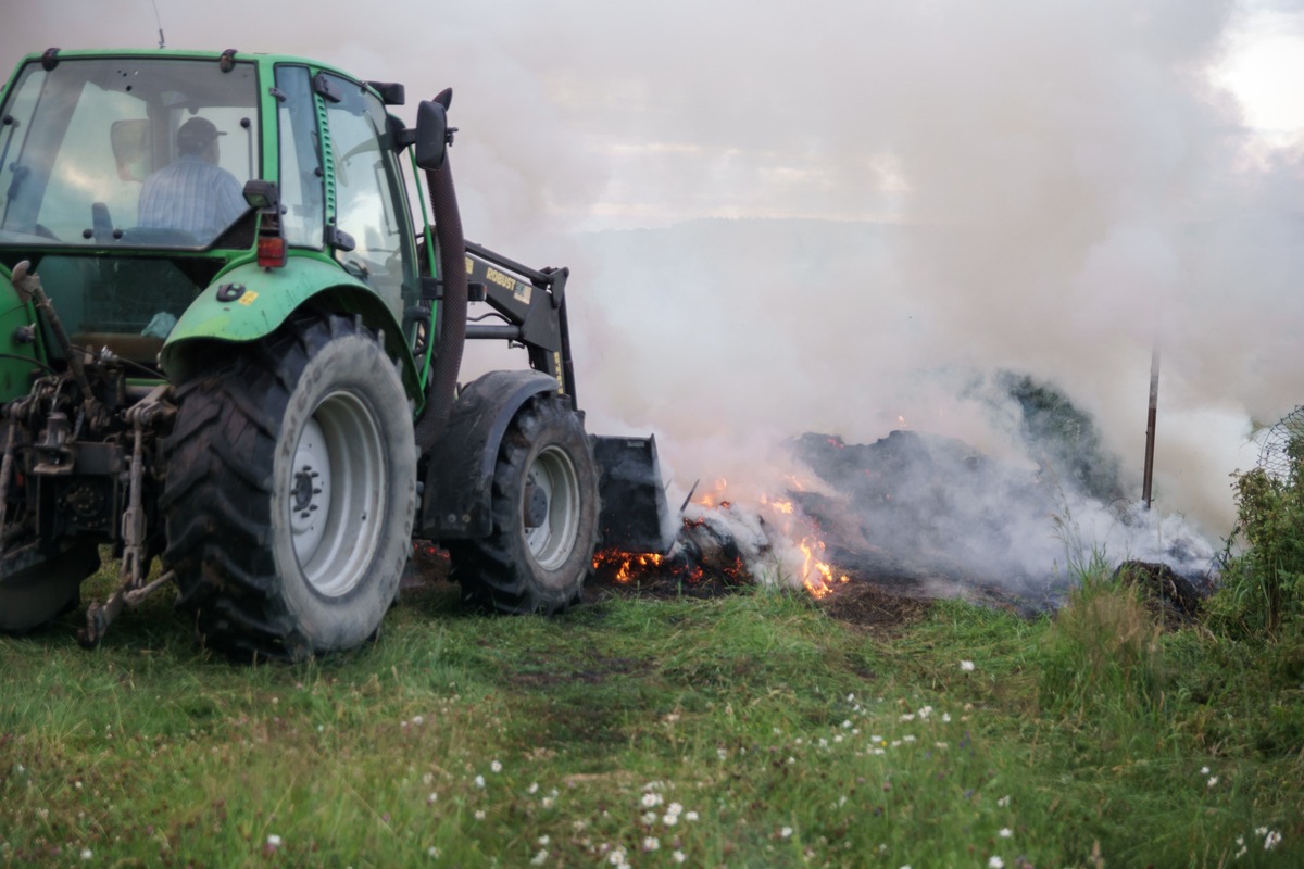 FW Menden: Verschiedene Einsätze beschäftigten die Feuerwehr Menden über das lange Wochenende