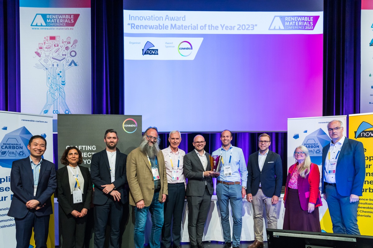 Großes Interesse an erneuerbaren Materialien: Rekordbeteiligung an der Konferenz und drei Gewinner des Innovationspreises „Renewable Material of the Year 2023“