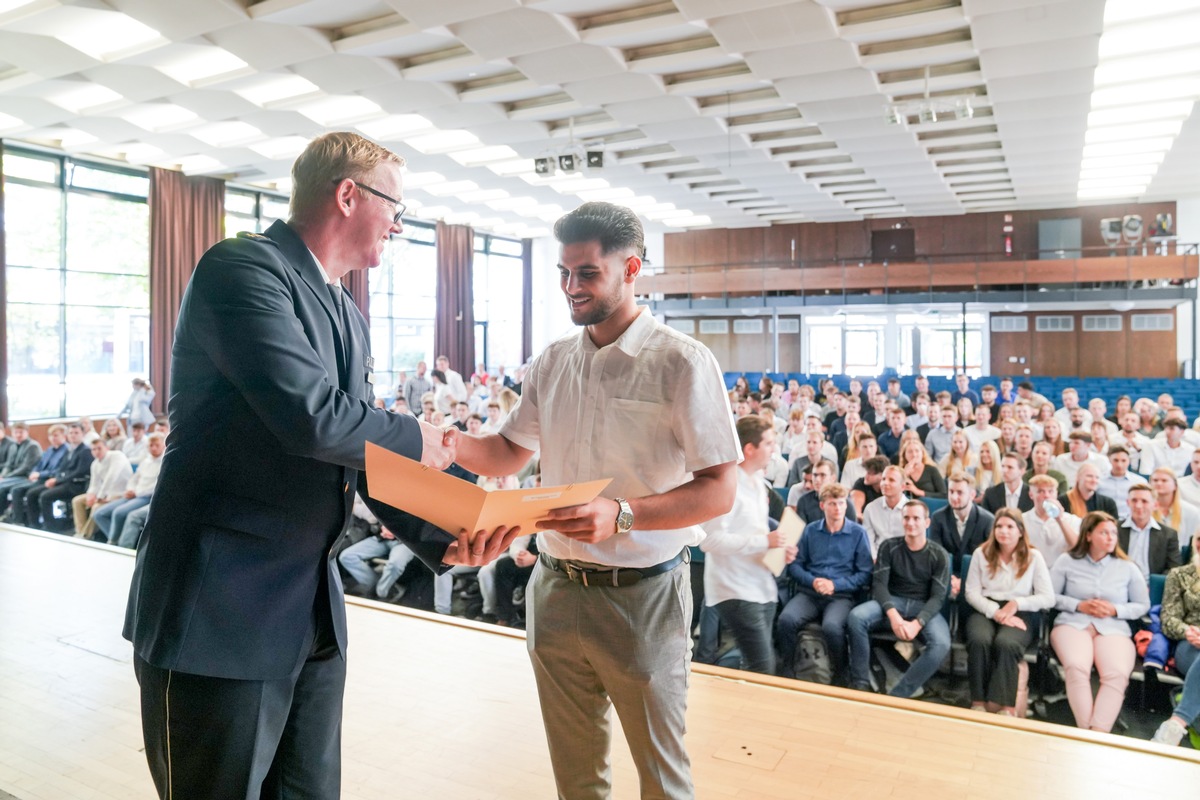 POL-GE: So viele Studenten wie noch nie