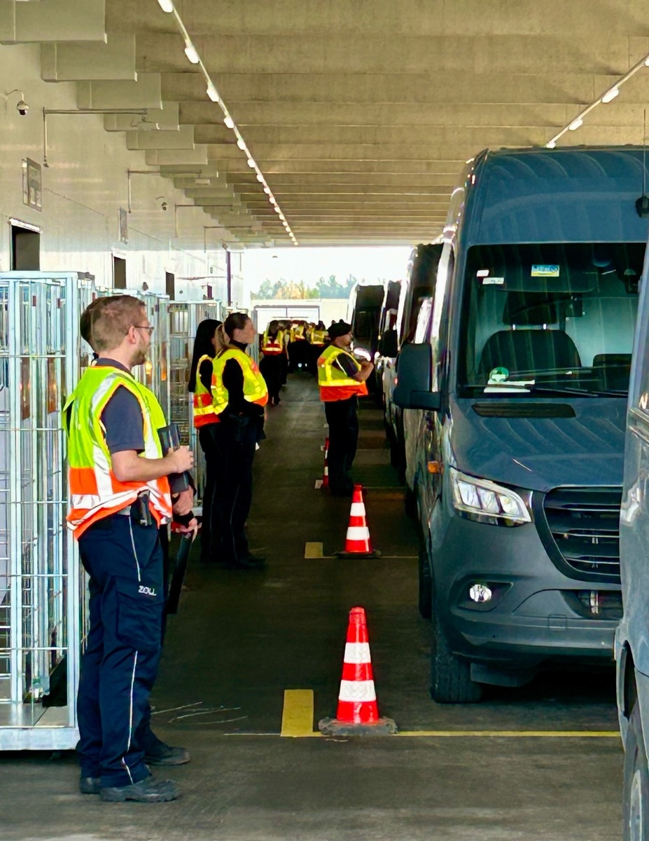 HZA-UL: Zoll prüft Mindestlohn in Logistik- und Sicherheitsbranche/Ermittlungen auch in Österreich