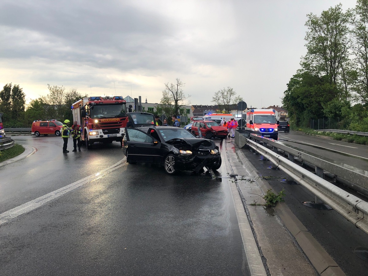 POL-PDWO: Verkehrsunfall mit drei Verletzten