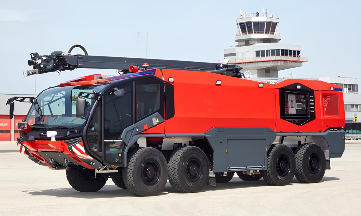 Abwehrender Brandschutz im In- und Ausland / Neue Flugfeldlöschfahrzeuge für die Bundeswehr