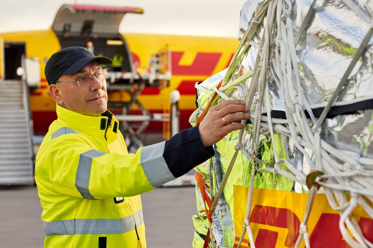 PM: DHL Express erhöht Luftfrachtkapazitäten und bereitet Bodennetzwerk für anspruchsvolle Hochsaison 2024 vor / PR: DHL Express adds aviation capacity and prepares ground network for demanding 2024 peak season