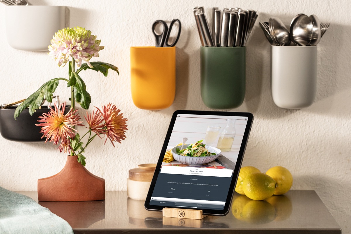 V-ZUG lanciert App für mehr Leichtigkeit in der Schweizer Küche: V-Kitchen, der Foodie-Coach / Mit der Foodie-Coach-App von V-ZUG starten die Schweizerinnen und Schweizer geschmacksvoll ins neue Jahr