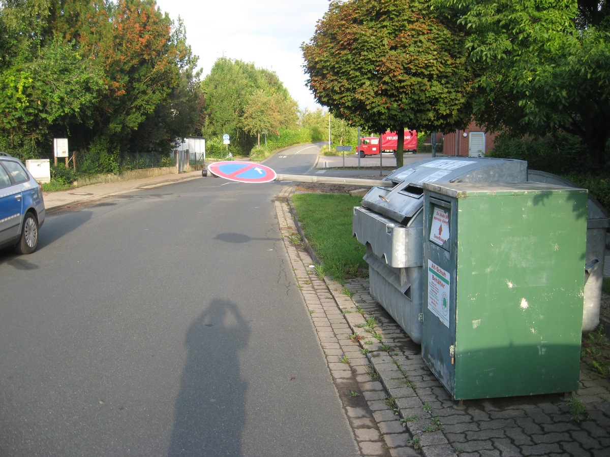 POL-HI: Gefährlicher Eingriff in den Straßenverkehr; Zeugen gesucht