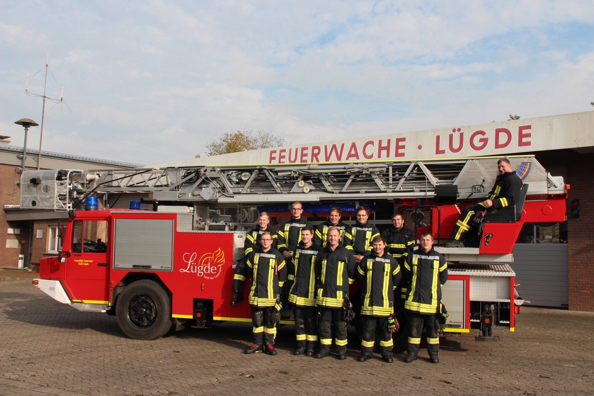 FW Lügde: 11 neue Drehleitermaschinisten ausgebildet