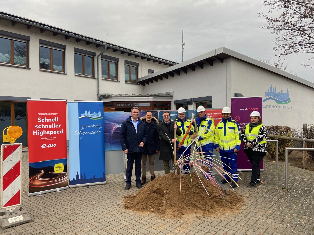 Pressemeldung: Spatenstich: Westconnect startet Glasfaserausbau in der Einhardstadt Seligenstadt