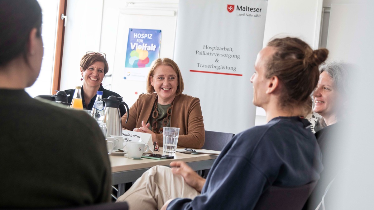 Bundesfamilienministerin besucht Kinder- und Familienhospizdienst der Malteser