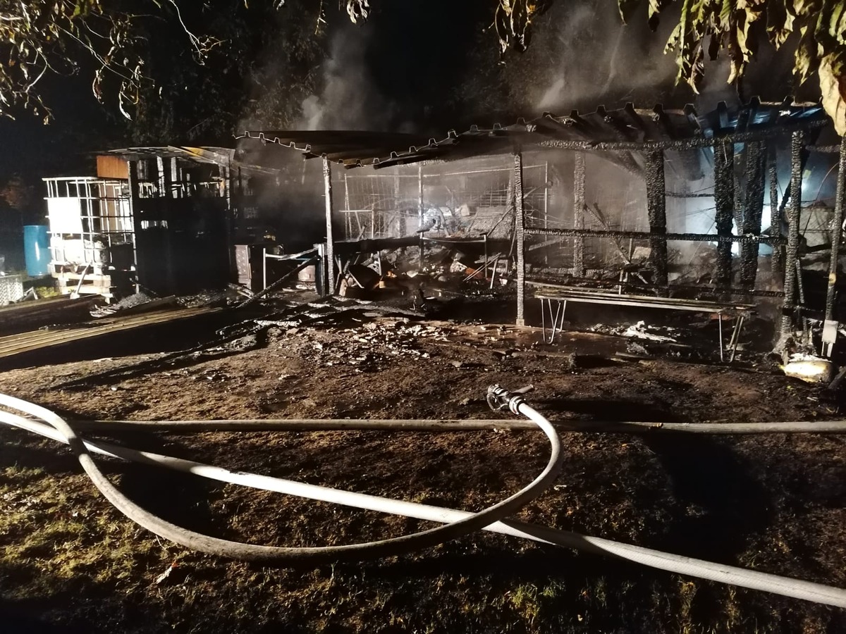 FW-DO: Gartenlaubenbrand in Holthausen