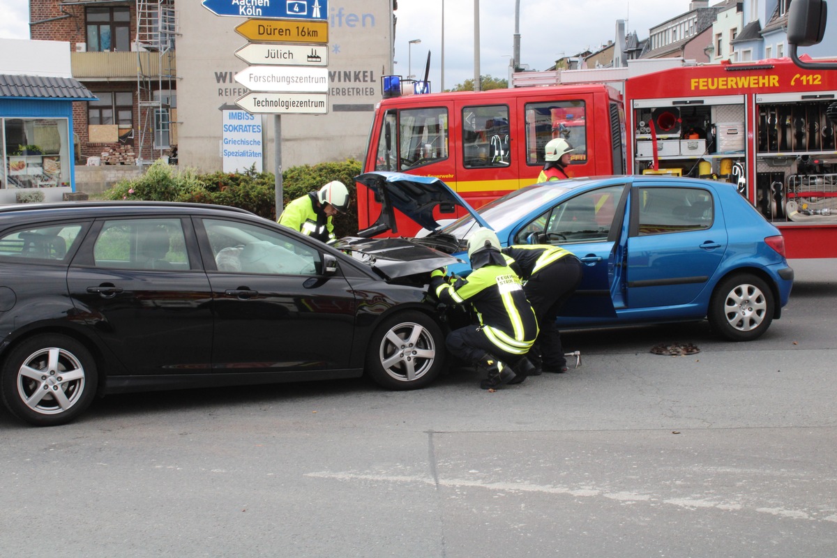 POL-DN: Unfall auf der Kreuzung