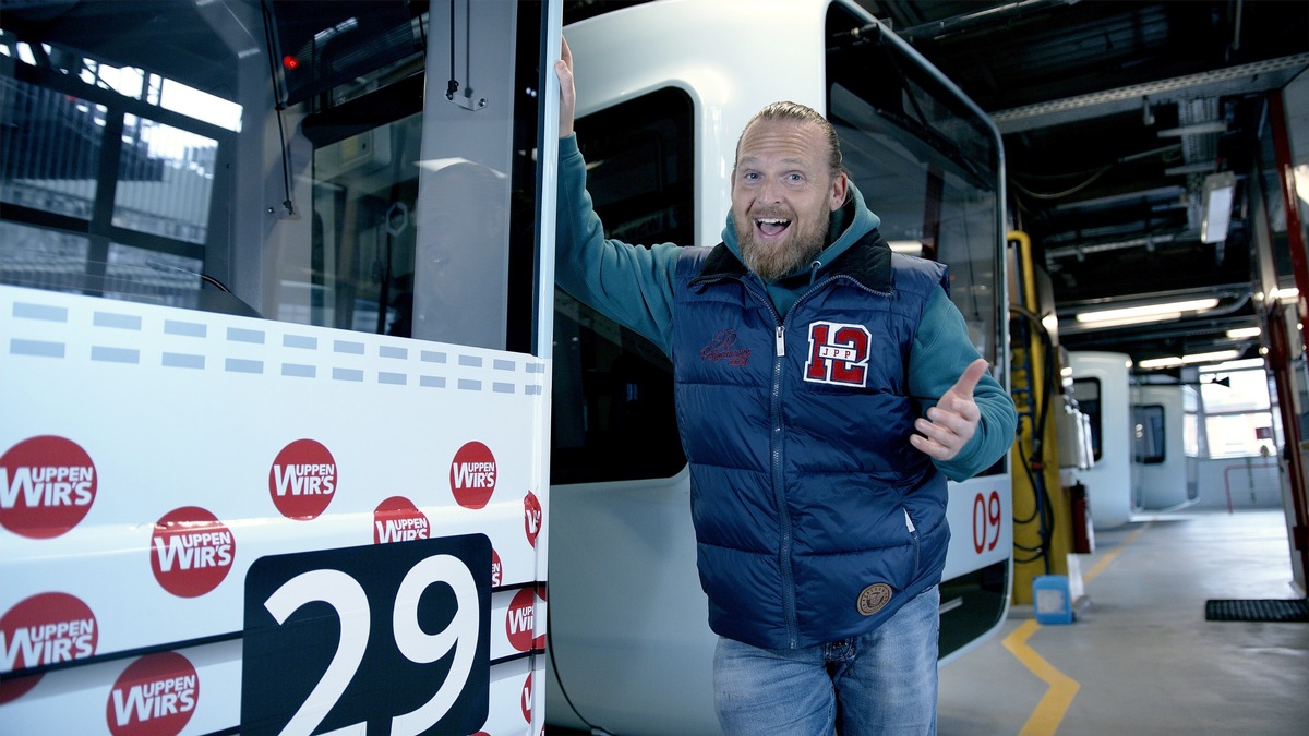 Wuppertaler Schwebebahn startet Social Media-Aktion mit Axel Stein