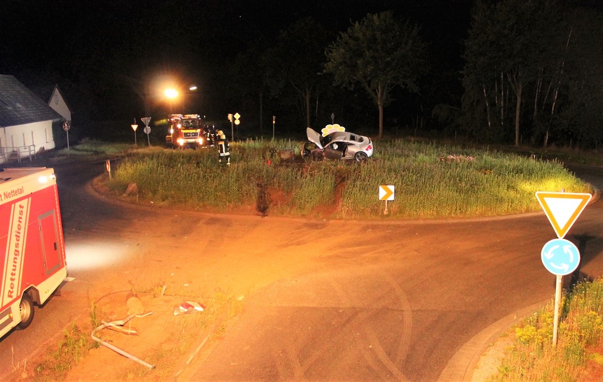 POL-VIE: Brüggen-Genrohe: Alleinunfall im Kreisverkehr endet glimpflich