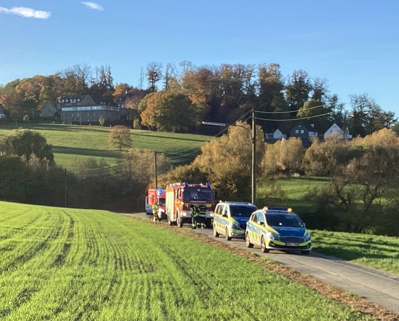 FW-EN: Notlandung eines Sportflugzeuges, Zwei Verletzte nach Co-Austritt und sechs weitere Einsätze für die Hattinger Feuerwehr