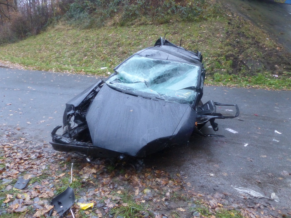 POL-CUX: POL-CUX ++ Schwerer Verkehrsunfall auf der BAB 27 - Meldung vom 02.12.2108