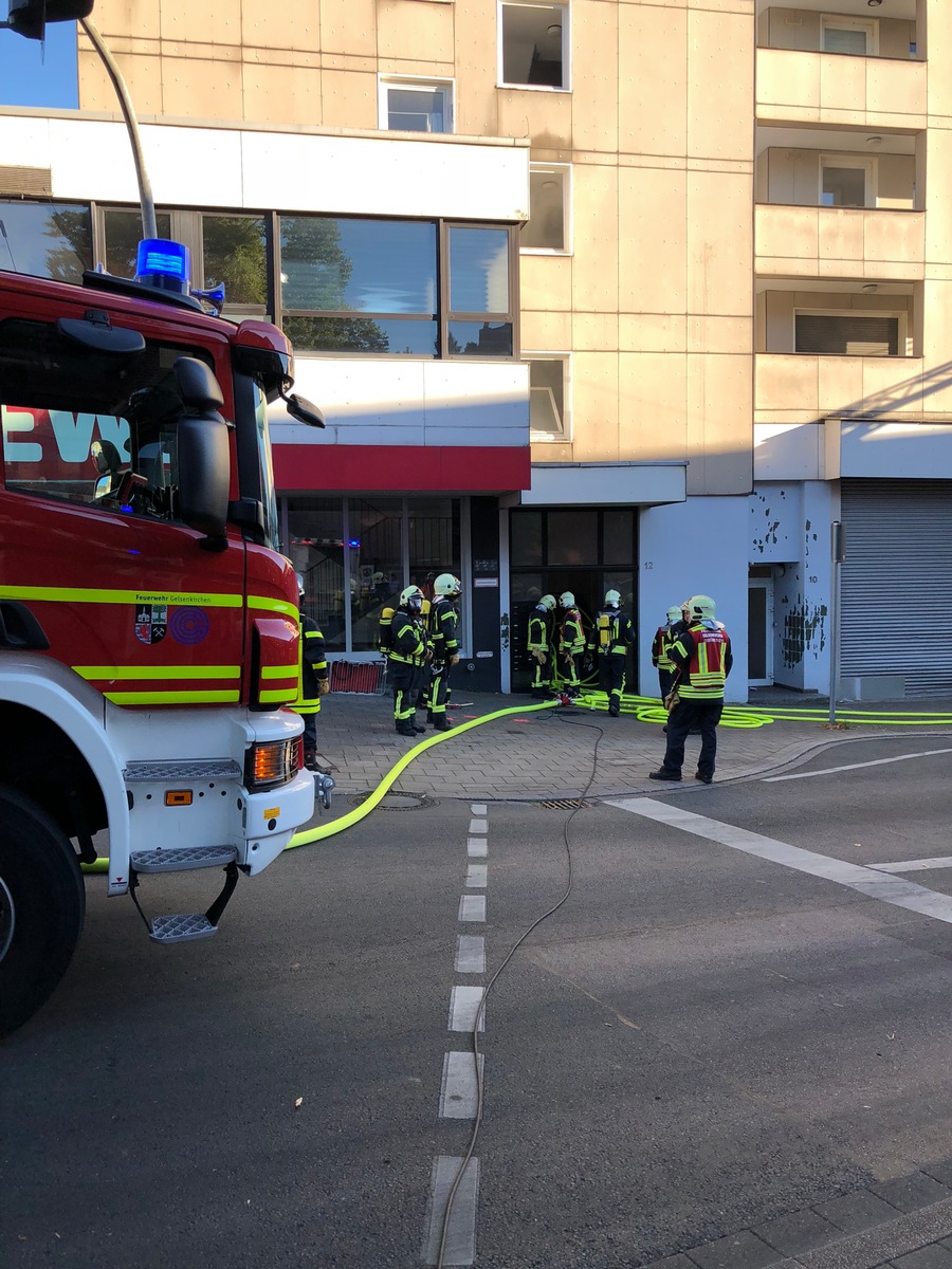 FW-GE: Menschenrettung nach Kellerbrand in Gelsenkirchen Horst