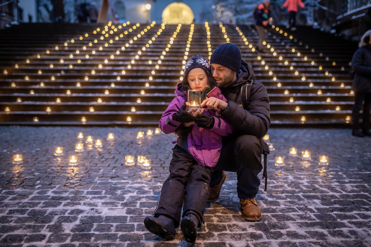 Illumination &quot; Un million d&#039;étoiles &quot; / Caritas allume des bougies de solidarité