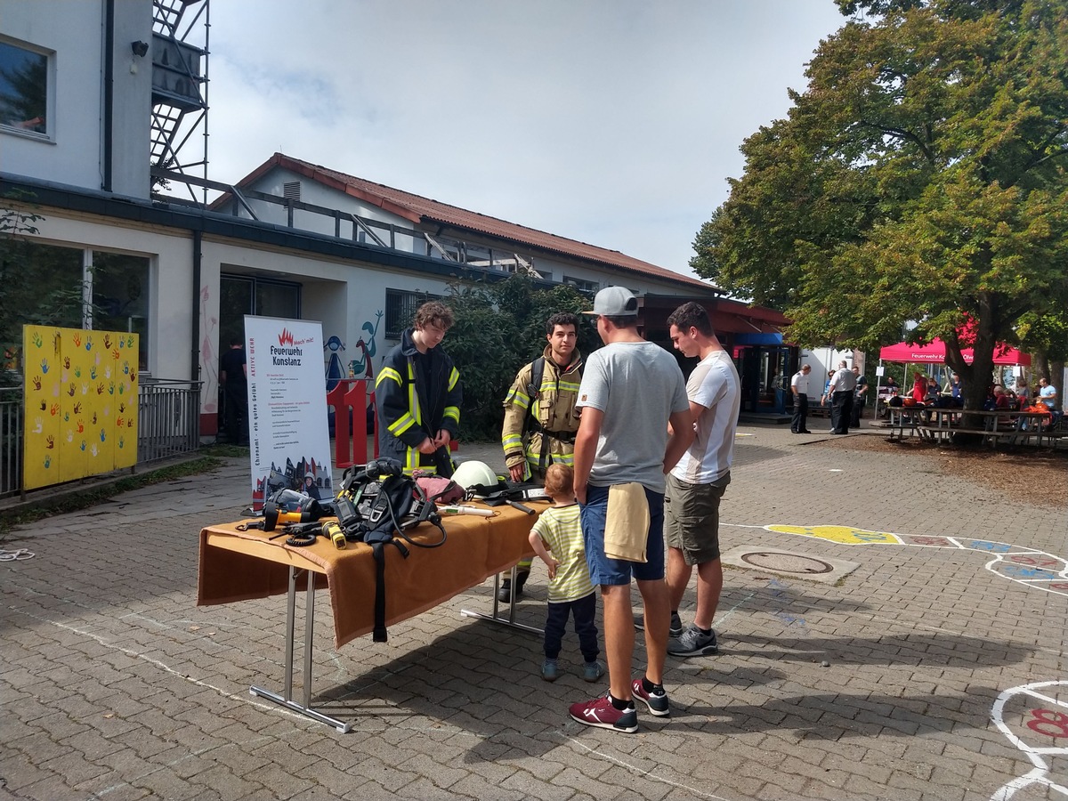 FW Konstanz: Gelungener Feuerwehraktionstag der Abteilung Allmannsdorf - die Abteilung Allmannsdorf der Feuerwehr Konstanz präsentiert sich.