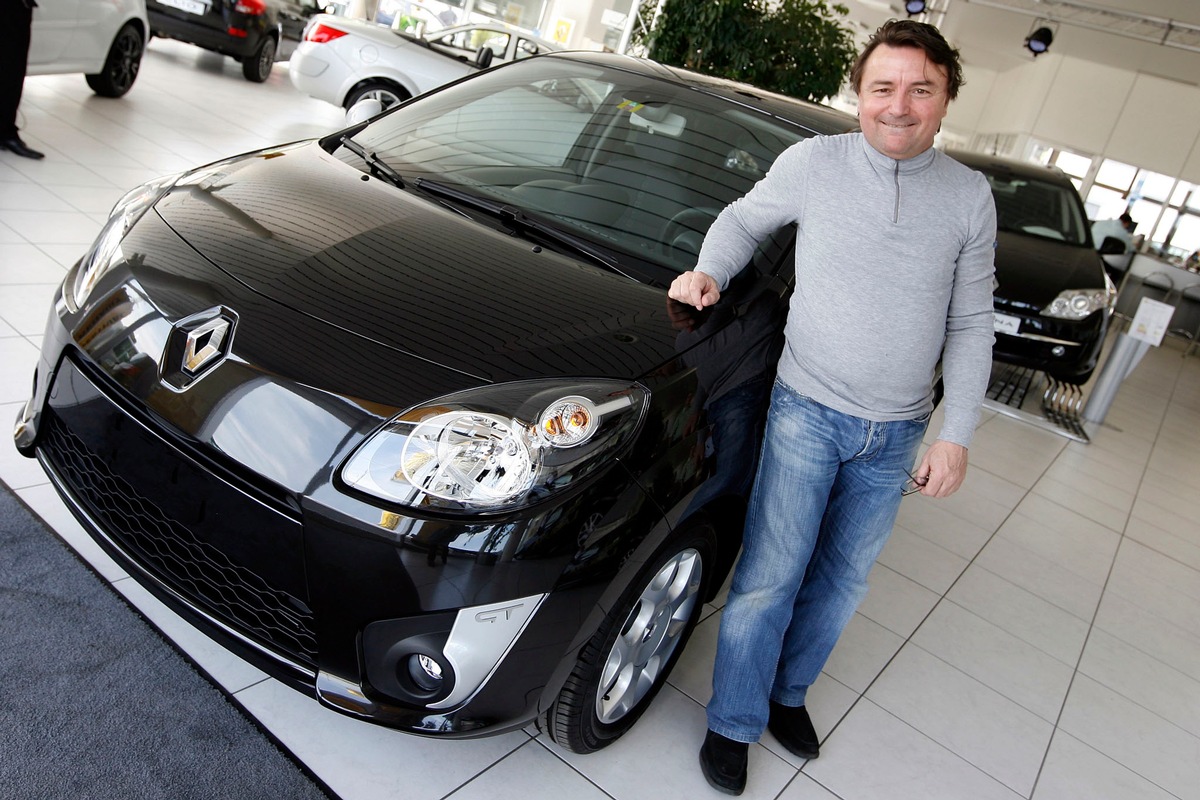 René Arnoux au volant d&#039;une Twingo GT