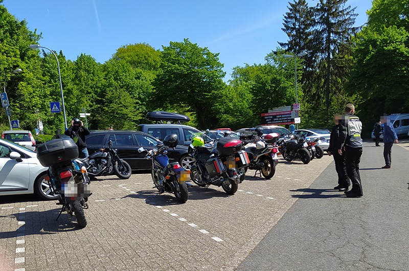 POL-ST: Kreis Steinfurt, Kaffee statt Knöllchen ... war das Motto an diesem Wochenende in Tecklenburg auf dem Parkplatz &quot;Münsterlandblick&quot;