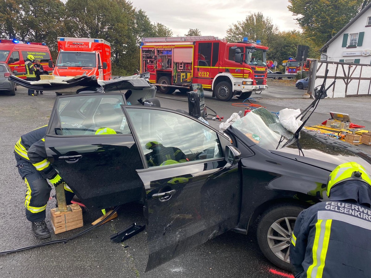 FW-GE: Verkehrsunfall in Gelsenkirchen-Scholven fordert eine schwerverletzte Person