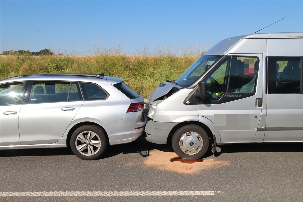 POL-COE: Coesfeld-Lette, B474/Bei Verkehrsunfall drei Personen verletzt - Verursacher flüchtig