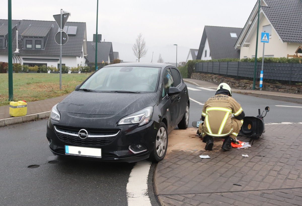 POL-OE: Rollerfahrerin bei Verkehrsunfall verletzt