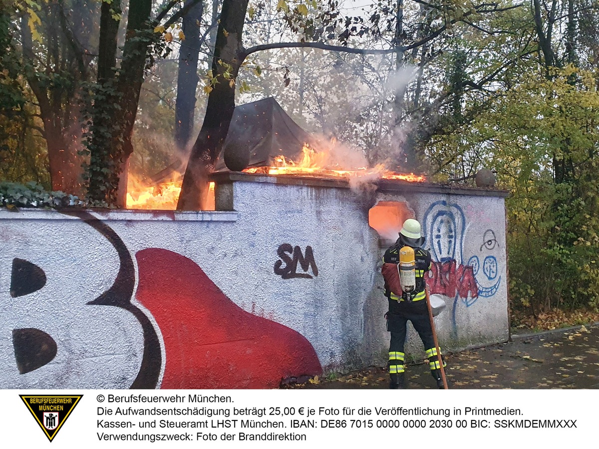 FW-M: Gartenhaus in Vollbrand (Schwabing)