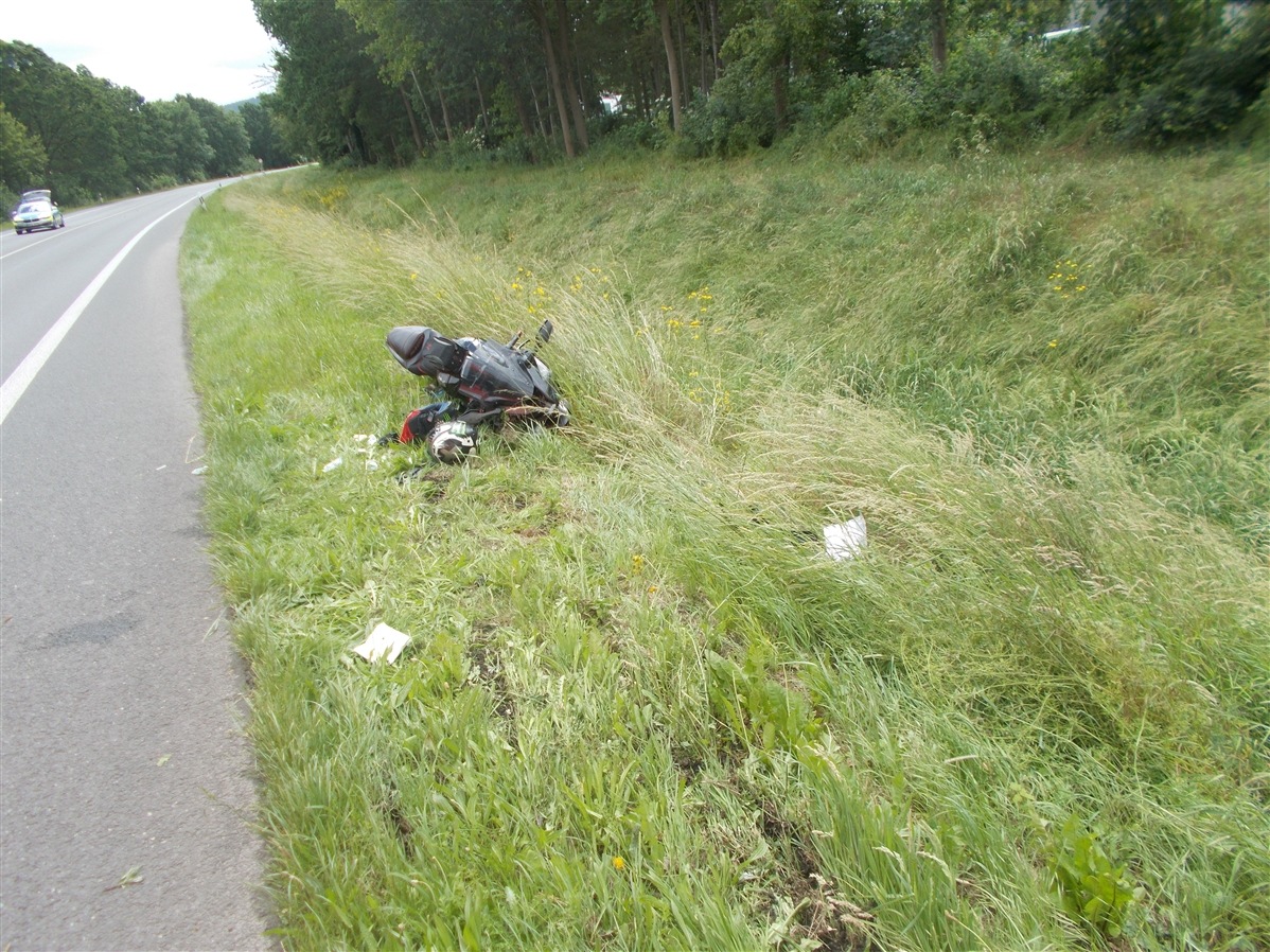 POL-MI: B239 - schwerer Unfall mit Kradfahrer