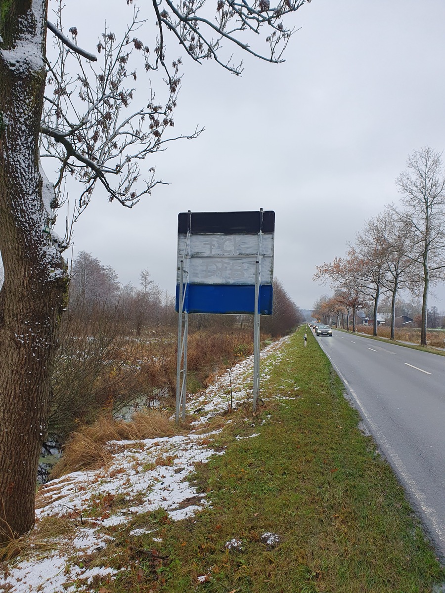 POL-STD: Serie von Farbschmierereien in blau-weiß-schwarz im Bereich Dammhausen-Jork - Polizei sucht Zeugen