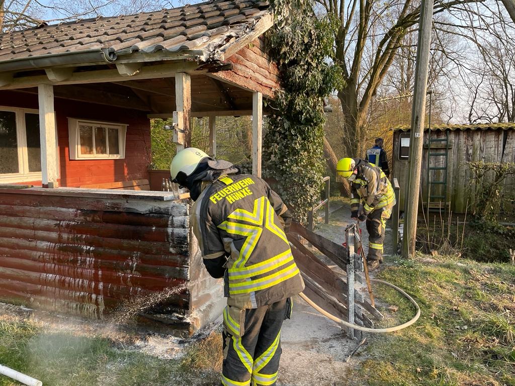 FW-Schermbeck: Schuppenbrand in Schermbeck