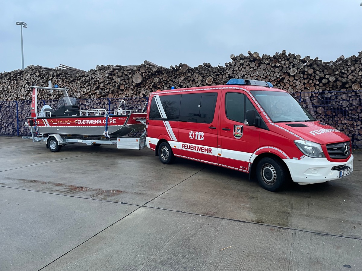 FW-OE: Neues Mehrzweckboot für die Feuerwehr Olpe