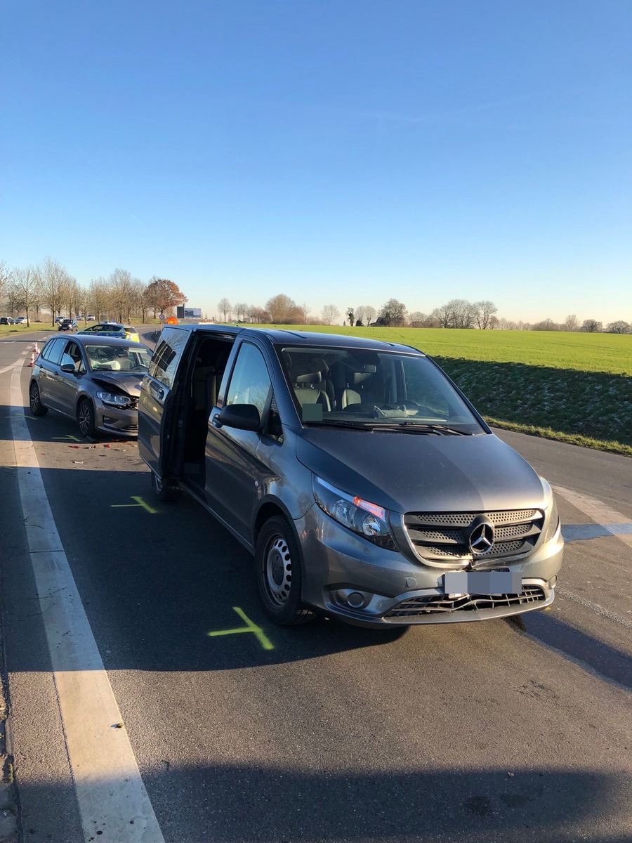 POL-COE: Coesfeld, B474, Dülmener Straße/Auffahrunfall mit drei Verletzten