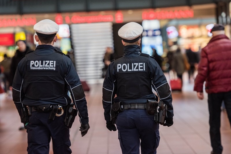 BPOL-HH: Hamburger zeigt Hitlergruß im Hauptbahnhof