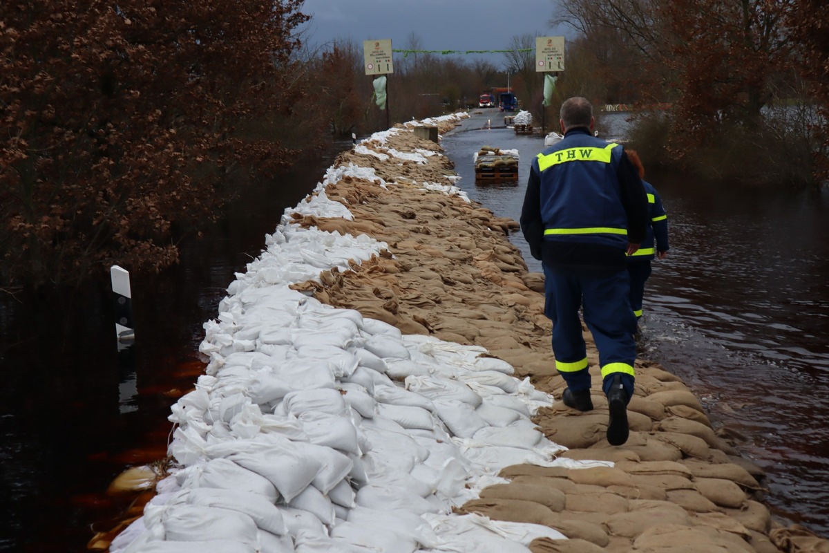 THW HB-NDS: Hochwasser-Einsatz: Pumparbeiten im Tierpark