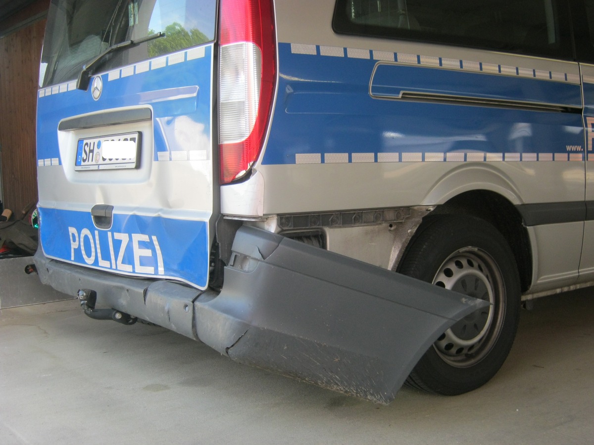 POL-FL: NACHMELDUNG, Bilder zu &quot;Flensburg, Viöl, Schleswig - Verfolgungsfahrt: 14-jähriger rammt drei Streifen mit gestohlenem Geländewagen, Beamte verletzt, 16-jähriger Beifahrer zuvor entlassen&quot;