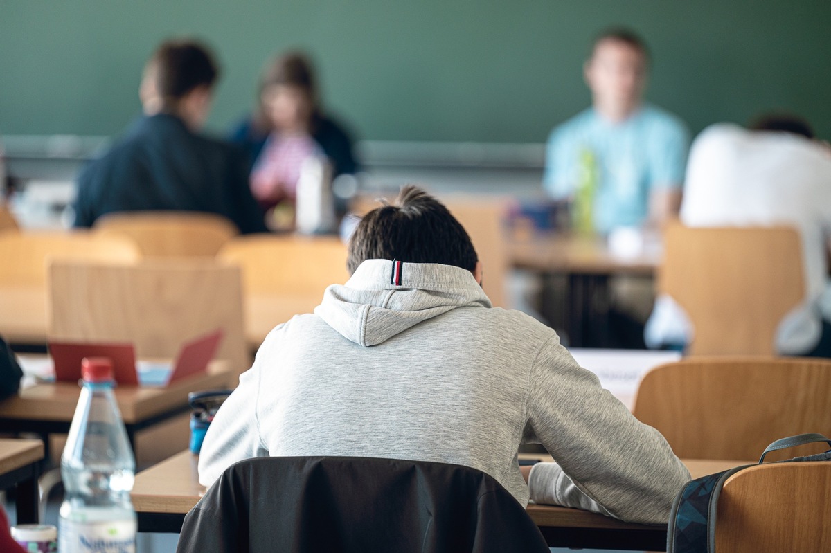 Mathe als Breitensport: Über 200.000 Schülerinnen und Schüler starten in die Mathematik-Olympiade