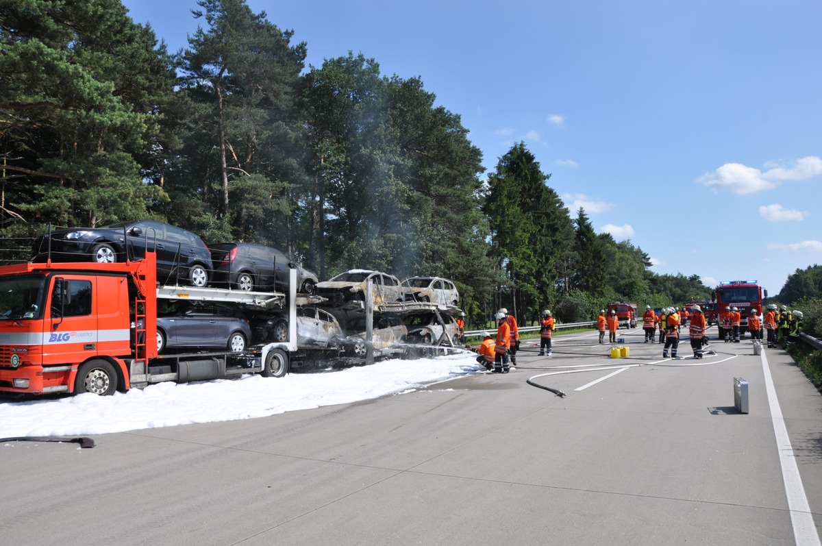 POL-WL: Vollsperrung nach Lkw-Brand und Folgeunfällen